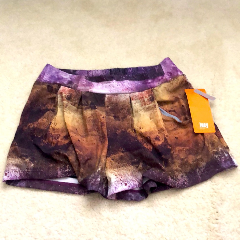 Lucy flouncy short